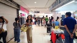 Lucky Plaza (D9), Retail #547163121